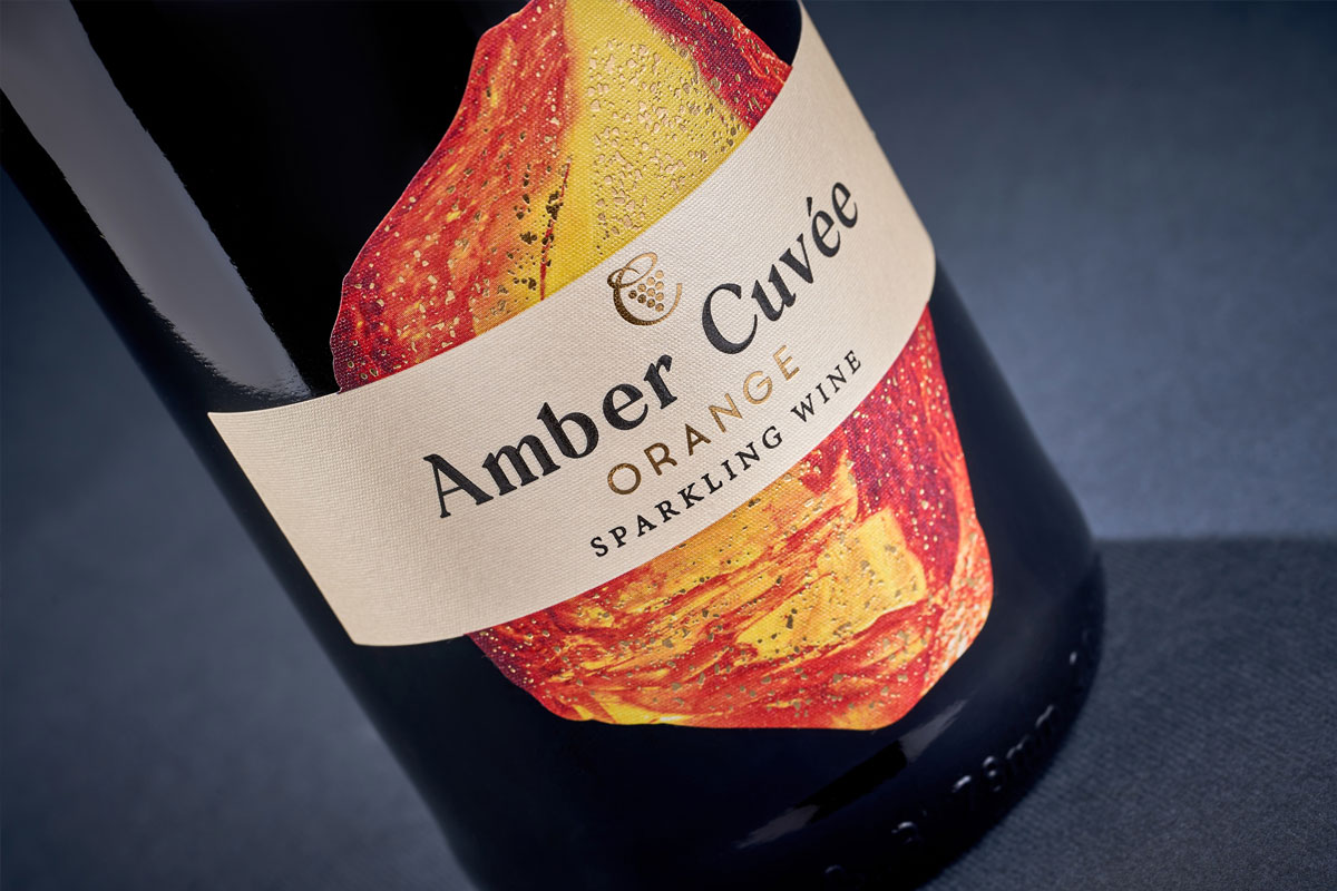石化树脂图案的Amber Cuvee起泡酒品牌包装设计案例