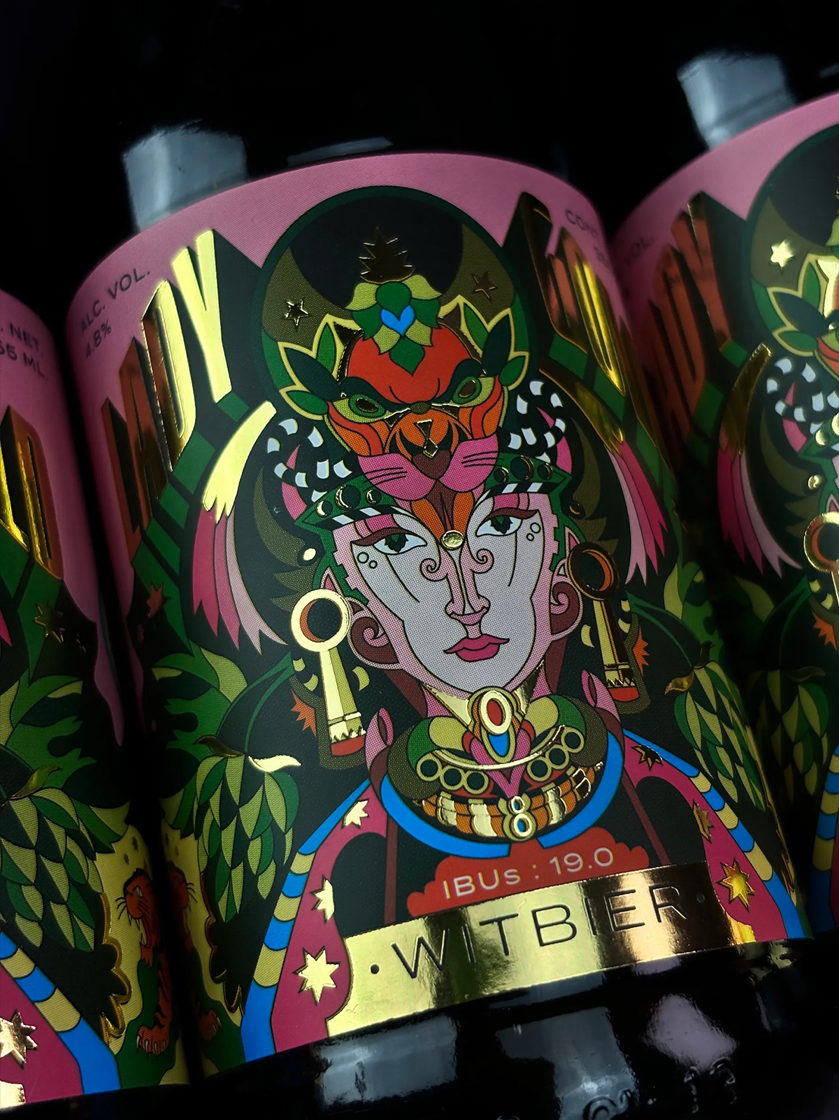 女士金啤酒