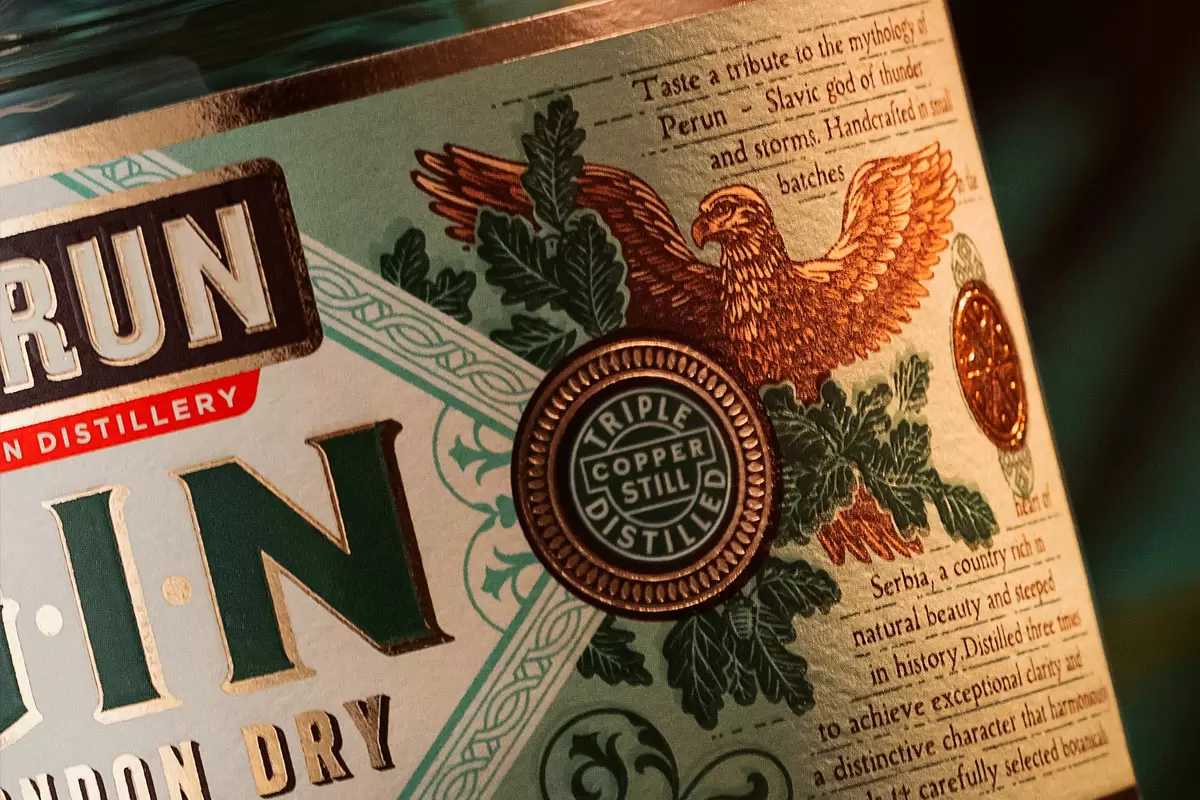 神话插画的PERUN GIN金酒包装设计案例