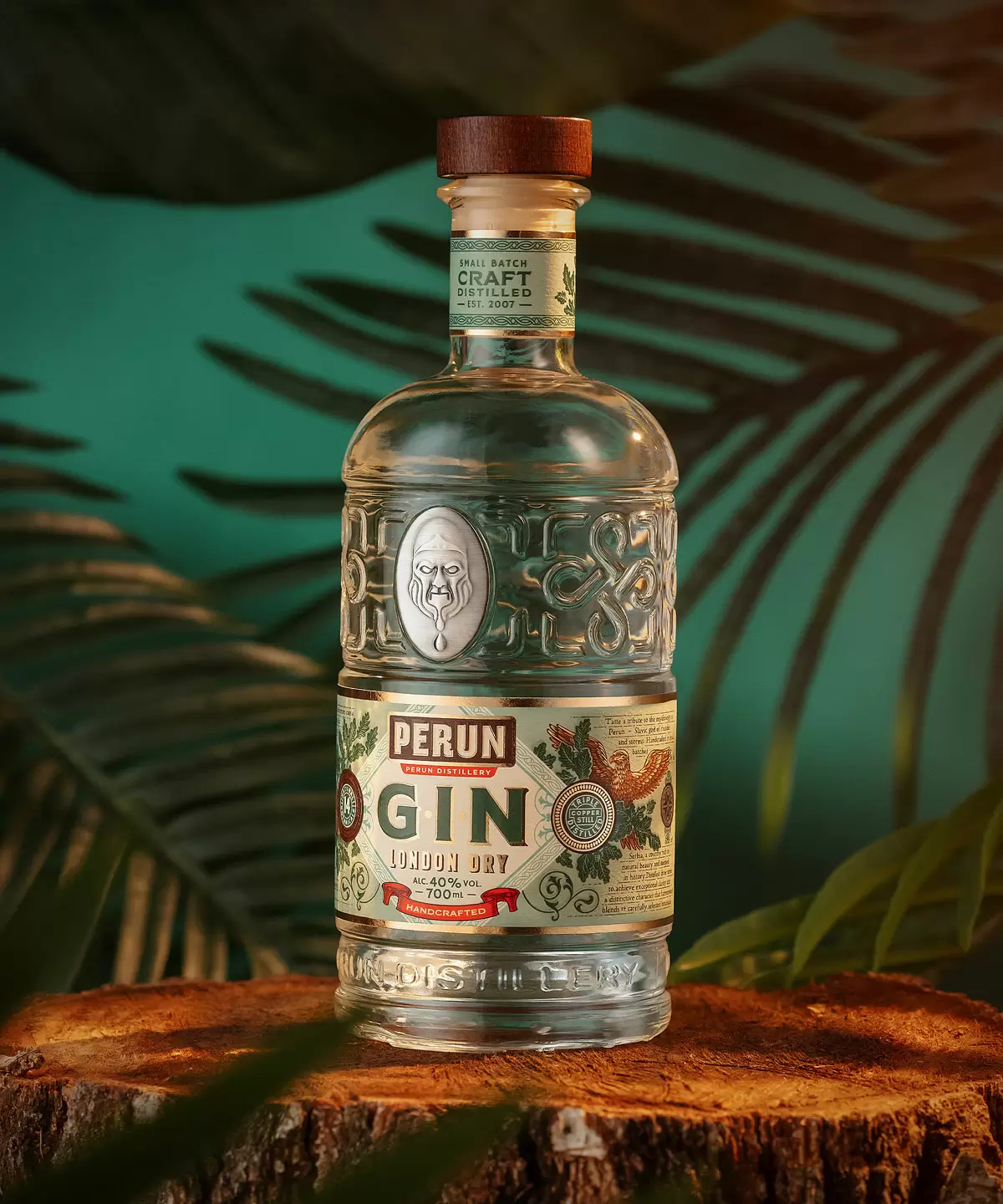 神话插画的PERUN GIN金酒包装设计案例